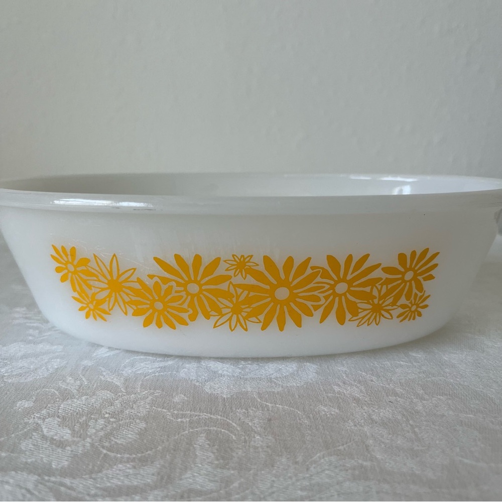 Vintage Glasbake 1 QT. White and Yellow Floral Baking Casserole Dish - Picture 3 of 14